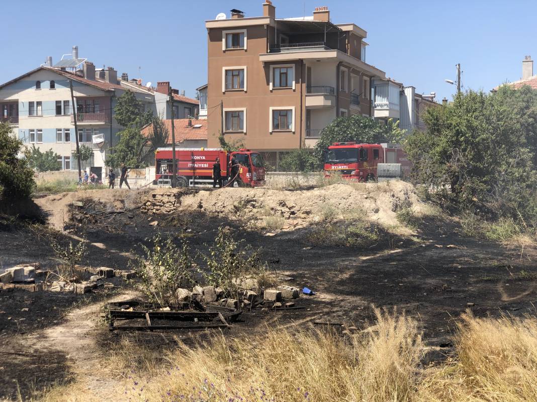 Konya merkezde yangın paniği! Evlerin bitişiğinde çıktı 2
